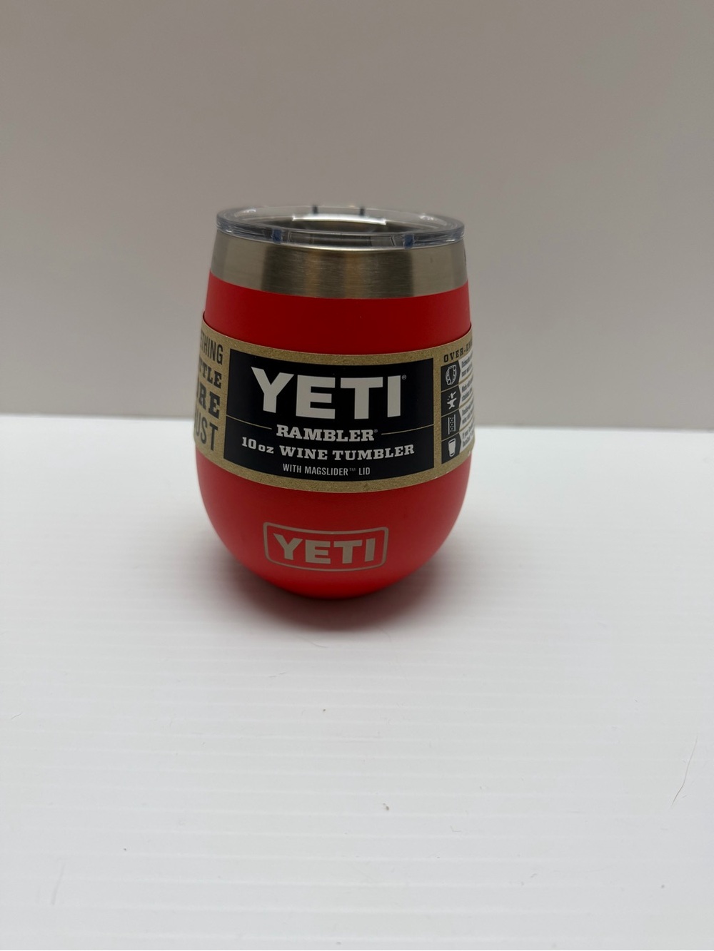 YETI Rambler 10oz Wine Tumbler With Magslider Lid  In Rescue Red New NWT